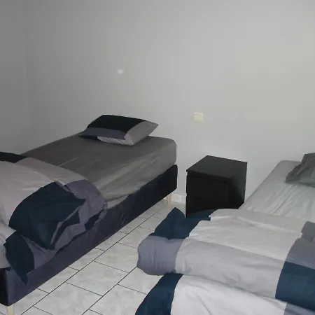 شقة Appartement Courcelles